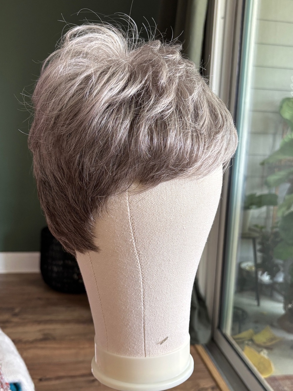 Raquel Welch Winner Petite Wig - Gradient Smoked Walnut